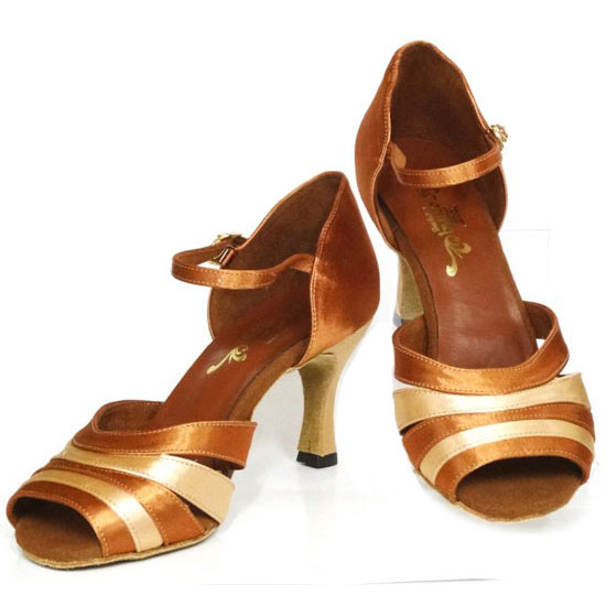 ラテンアメリカン　飛鳥　ツートンカラー