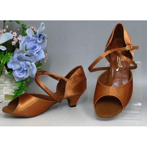 タカダンス　ラテン　ダンスシューズ 　春日　クロスストラップ型